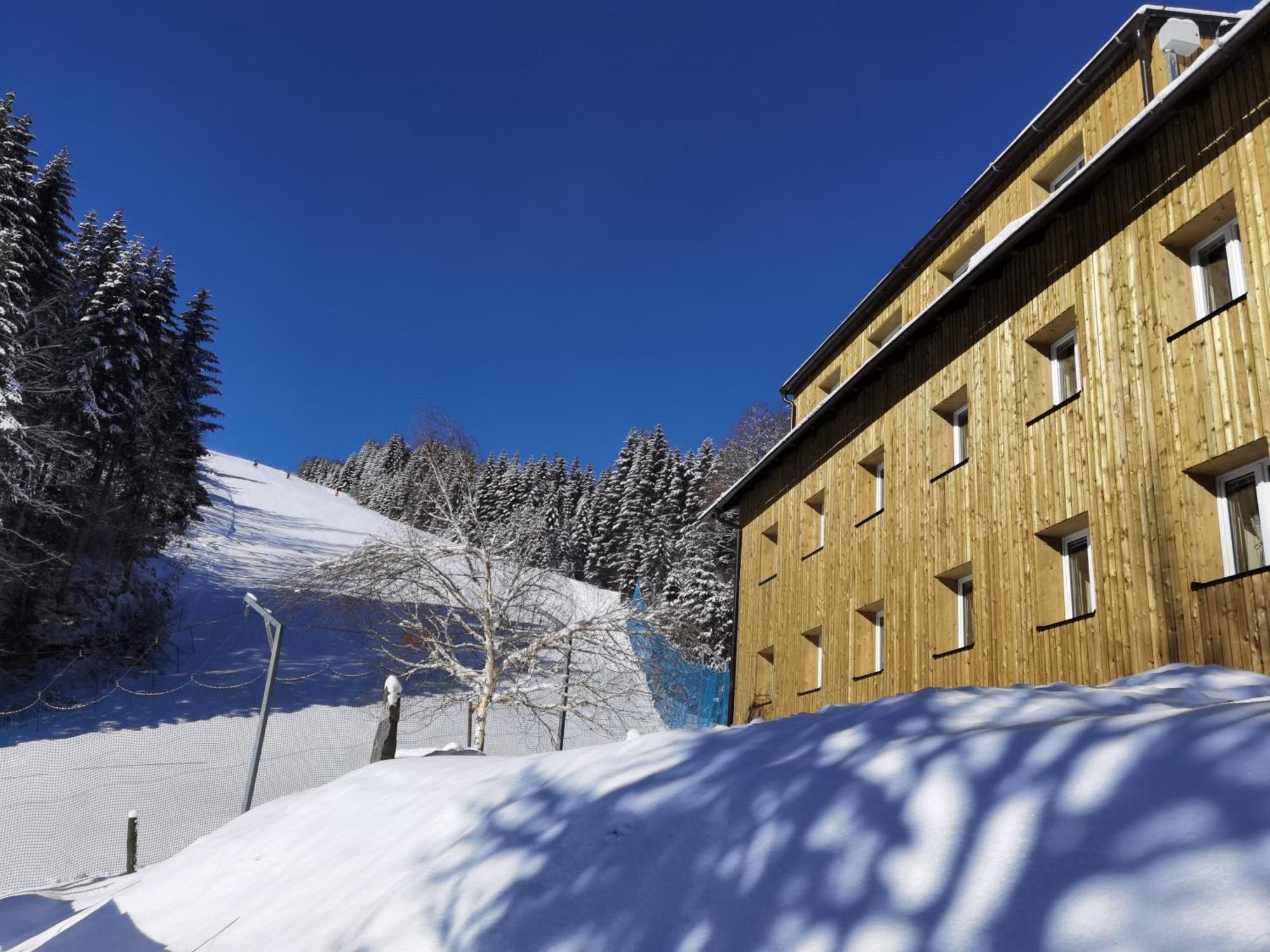 Apartments Rogla Jurgovo - Ski In Ski Out Lukanja Exterior foto